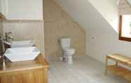 In-room Bathroom 7 Beauval Chambre