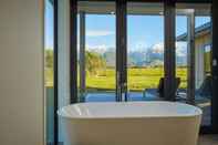 In-room Bathroom Glenburn Coastal Retreat - Adults Only