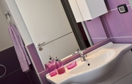 In-room Bathroom 6 Gioia del Salento