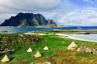 Nearby View and Attractions Lofoten Beach Glamping