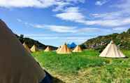 Nearby View and Attractions 5 Lofoten Beach Glamping