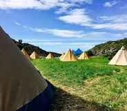 Nearby View and Attractions 5 Lofoten Beach Glamping