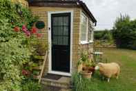 Exterior Hawthorn Farm Cottages