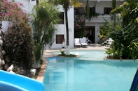 Swimming Pool Hotel Casa Flores De Tikal