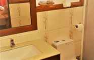 In-room Bathroom 7 La Parola Orchids Beach Resort