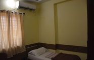 Bilik Tidur 5 Hotel Megharaj