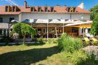 Exterior Tihany Yacht Club