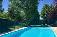 Swimming Pool Au Prince Grenouille