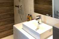 Toilet Kamar Exclusive Flats Sainte-Catherine Terrace