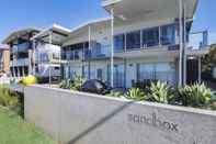 Exterior Sandbox Luxury Beach Front Apartments