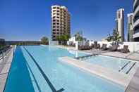 Swimming Pool Oracle Resort, Broadbeach - Q Stay