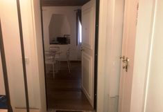 Others 3 Contemporary Apartment in Venice FF