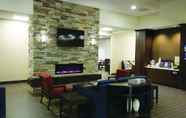 Lobi 4 Comfort Inn & Suites I-90 City Center