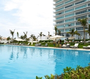 Swimming Pool 3 Condo Peninsula by LATAM Vacation Rentals