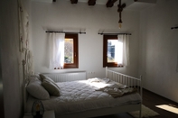 Bedroom Effrosini Stonehouse Portaria