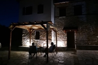 Exterior Effrosini Stonehouse Portaria