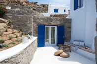 Common Space Argiro's Gorgeous Studio In Cycladic