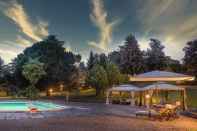 Swimming Pool Palazzo Cavagna Sangiuliani