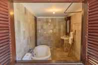In-room Bathroom Kendal Villa