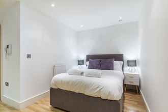 Bedroom 4 Modern Apt. in the Heart of Docklands