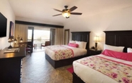 Kamar Tidur 4 2 BD Family Suite at Cabo San Lucas