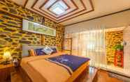 Kamar Tidur 7 Colorful Flower Guesthouse