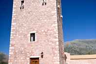 Exterior Arapakis Historic Castle