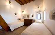 Bedroom 6 Arapakis Historic Castle