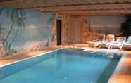 Swimming Pool 7 Appartements Jagdhof