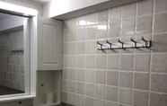 Toilet Kamar 3 Yunzu Aparthotel - Huanlegu Branch