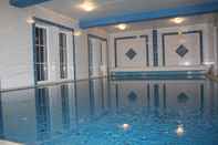 Swimming Pool Hotel Zum Erbgericht