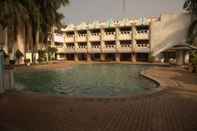 Swimming Pool Hotel Landmarcplaza