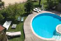 Swimming Pool Les Crinieres en Brie