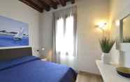 Bedroom 4 Arsenale Canal View 2