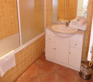 In-room Bathroom 2 Résidence Odalys La Licorne de Haute Provence