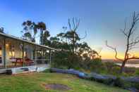 Exterior Island View Spa Cottage