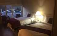 Bedroom 4 Travels Inn Victoria County