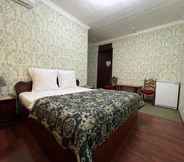 Kamar Tidur 6 Hotel Ishonch