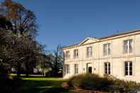 Luar Bangunan Château Ormes de Pez
