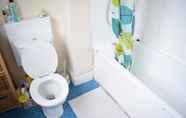 Toilet Kamar 4 Lovely Victorian Flat for 6 in Stoke Newington