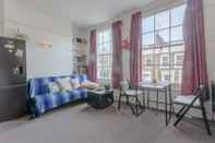Ruang Umum Lovely Victorian Flat for 6 in Stoke Newington