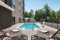 Swimming Pool La Quinta Inn & Suites by Wyndham Rock Hill