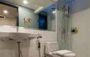 In-room Bathroom 3 18 In Town - Adults Only