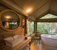 In-room Bathroom 4 Bundox Safari Lodge