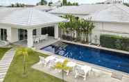 สระว่ายน้ำ 4 Private  4 Bedroom Pool Villa L28