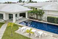 สระว่ายน้ำ Private  4 Bedroom Pool Villa L28