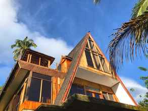 Exterior 4 A-Frame Volcano House