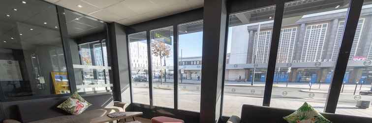 Lobi B&B Hotel Le Havre Centre Gare