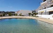 สระว่ายน้ำ 3 Albufeira Sea View by Rentals in Algarve (51)