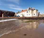 Exterior 2 Quayside Cottage